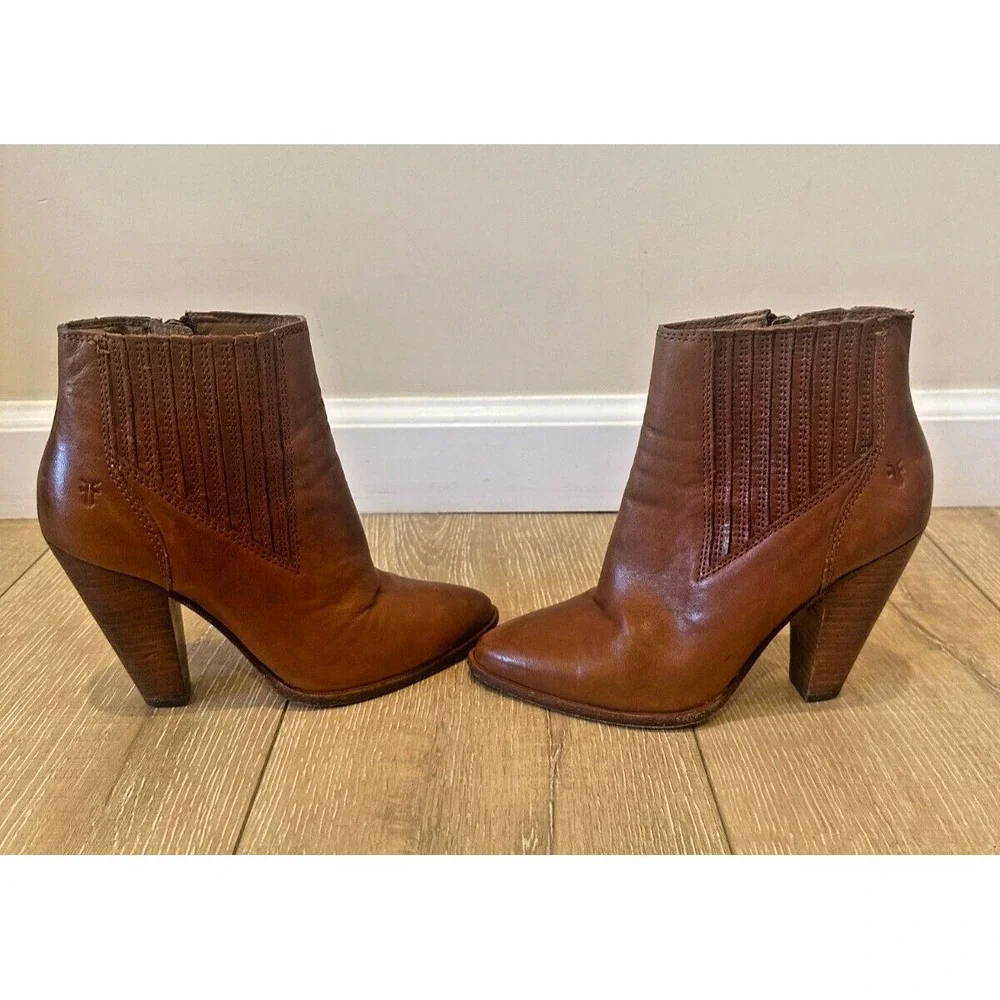 Frye Remy Chelsea Brown Leather‎ Women's Sz 6M Inside Zip Heeled Ankle Bootie